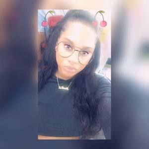 Meet your Posher, Kimberly